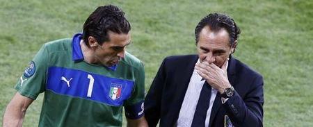 足球报：海港内部鼓励球员放开去打，高层无条件信任穆斯卡特