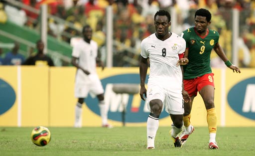 曼联因巴塞罗那关注而面临挑战，加布里埃尔被多家俱乐部关注，但曼联尽力留住他。