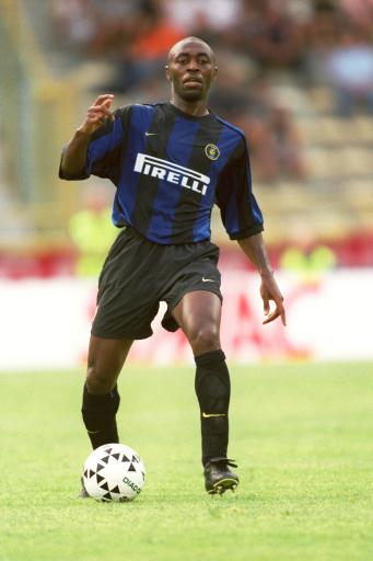 球员：你敢信？我都没看球门