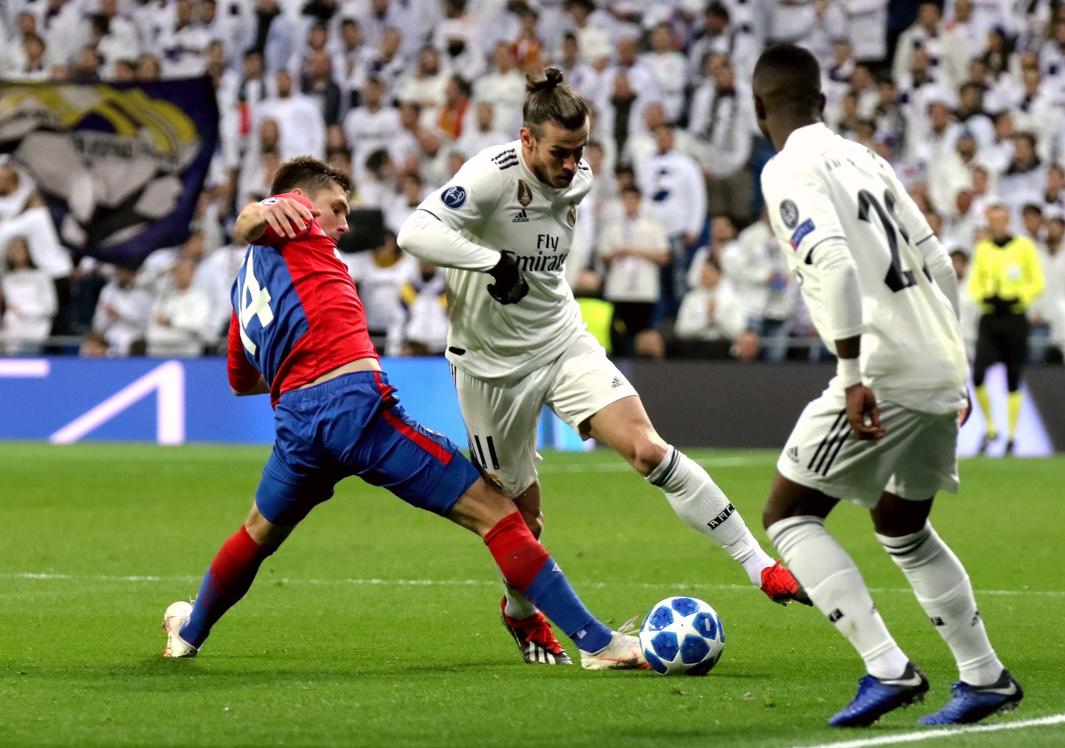 迈阿密国际夺美职联冠军，梅西淡定队友狂欢