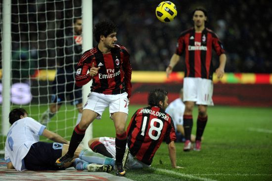 尤文vs卡利亚里首发：弗拉霍维奇领衔！伊尔迪兹、小图拉姆在列