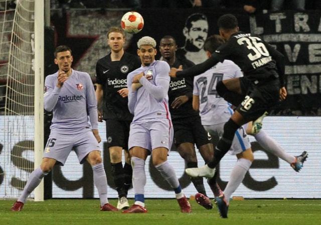 30号再续，弗林蓬社媒展示利物浦新赛季球衣