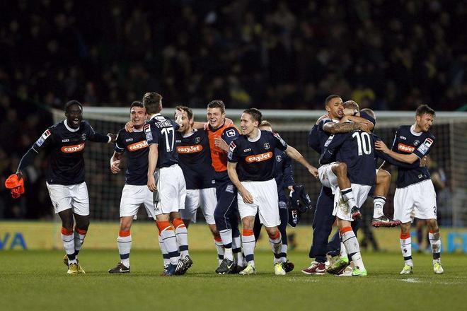 申花客战柔佛新山：阿苏埃搭档路易斯，吴曦、李可首发